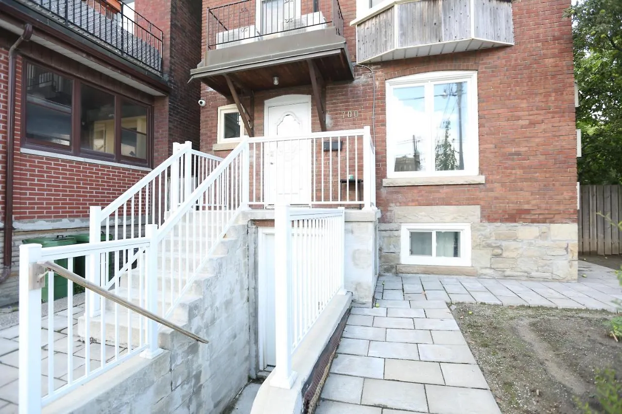 Phoebe Wang Toronto Couette-café