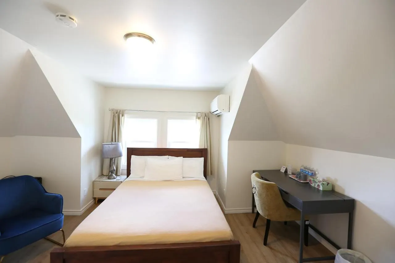 Phoebe Wang Toronto Canada