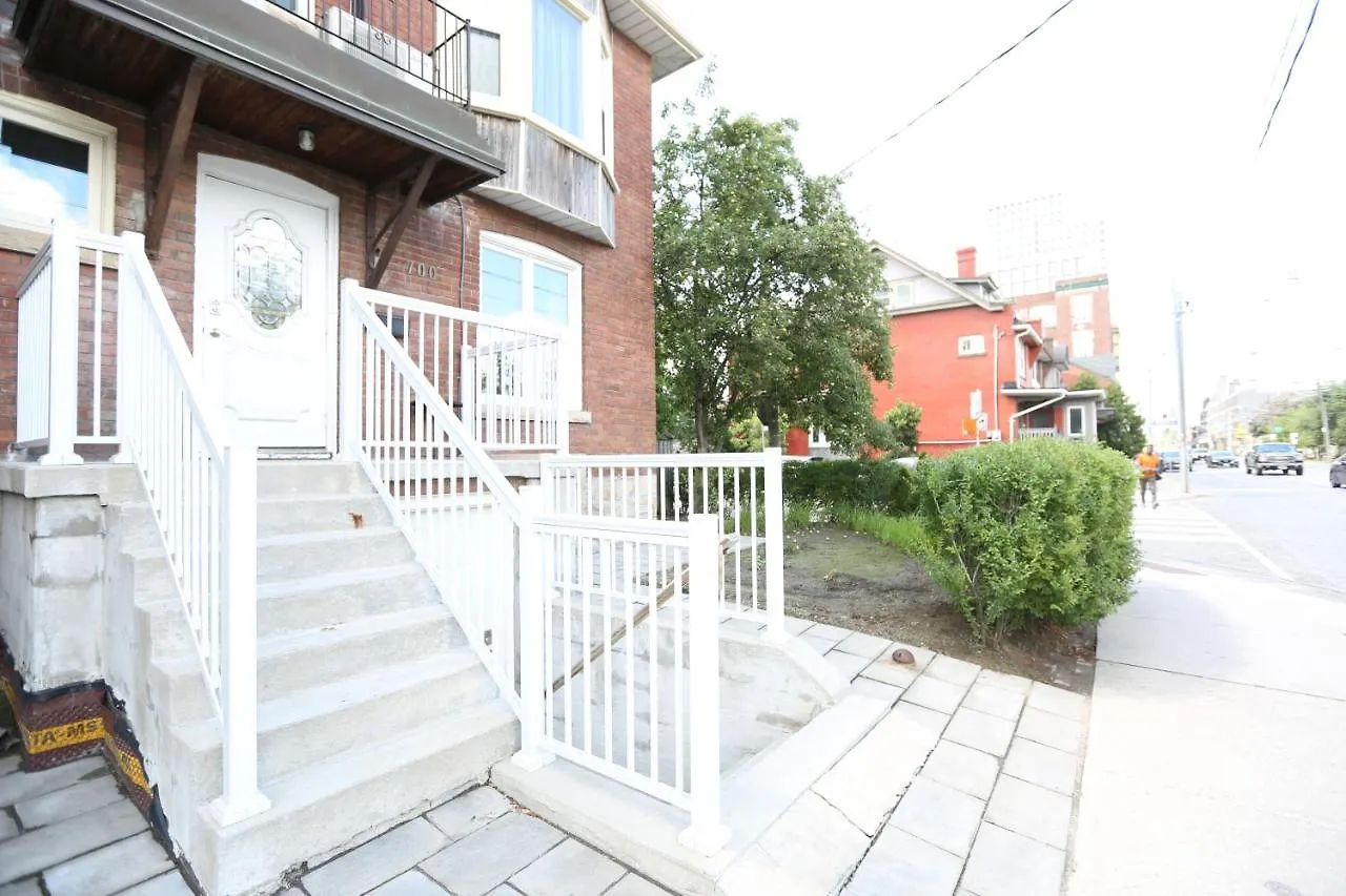 Bed & Breakfast Phoebe Wang Toronto